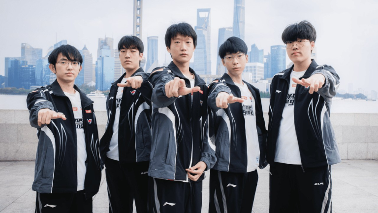 AL recover from the opening game and beat JD Gaming 2-1
