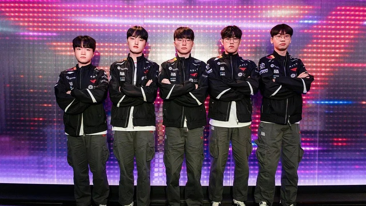 A Korean League of Legends team poses on stage