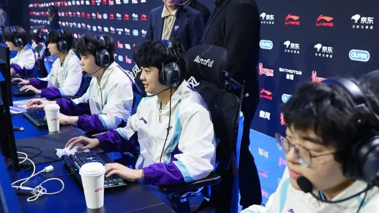 LGD defeat EDward Gaming in two controlled LPL games