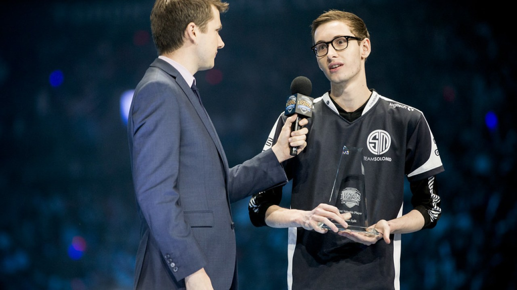 TSM and CLG return to the Riot Games Arena for an LCS Classic showmatch