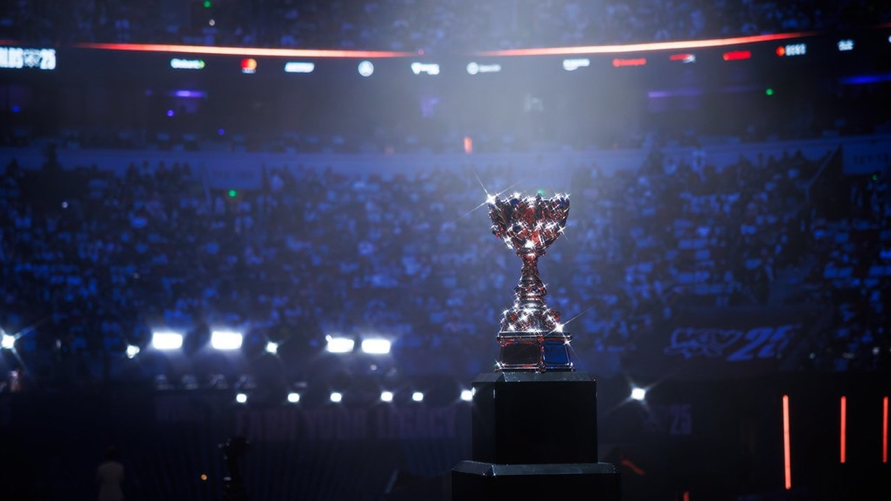 The World Championship trophy stands on the arena stage